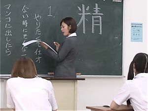 japanese ladies suck stiffy